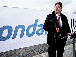 Reinhard Meyer , minister za ekonomske zadeve Schleswig-Holstein